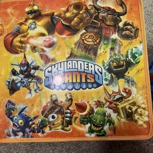 Skylanders Giants Display Carrying Case Storage w/ Dividers